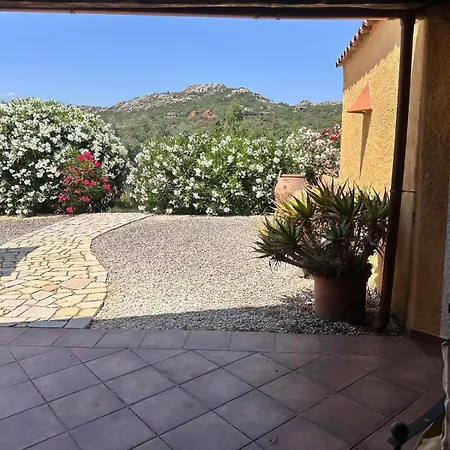 Cam Con Piscina Vila *